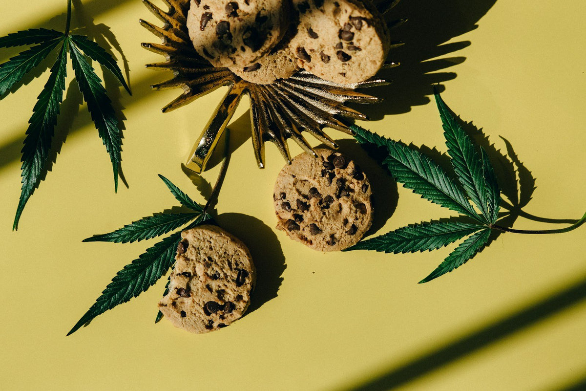 Cannabis leaves and chocolate chip cookies