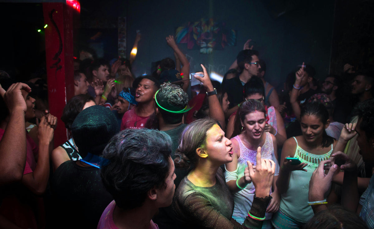 How THC Drinks Make Sober Date Nights Fun & Social